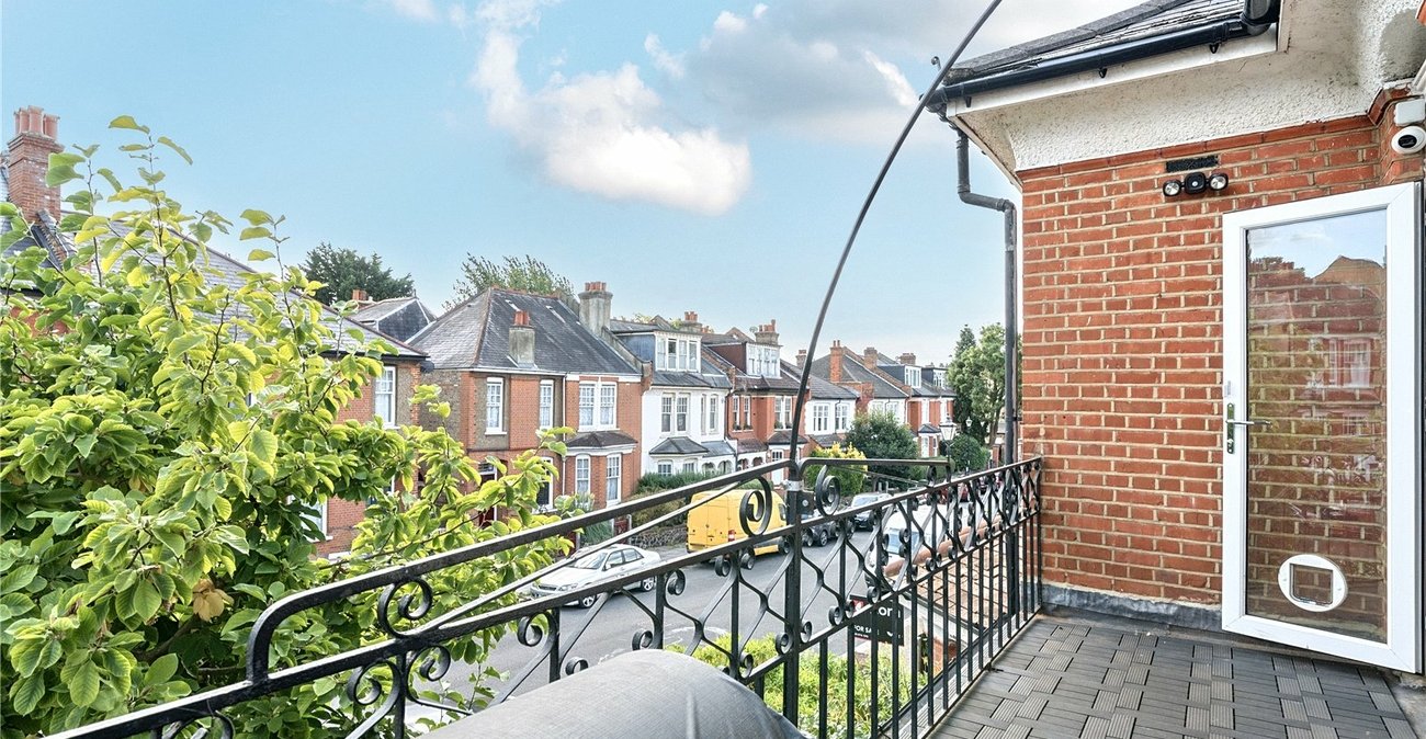 2 bedroom property for sale in London | Robinson Jackson