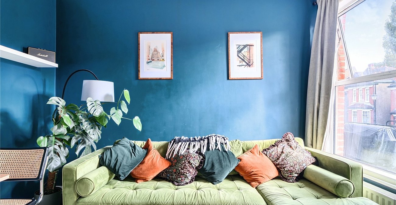 2 bedroom property for sale in London | Robinson Jackson