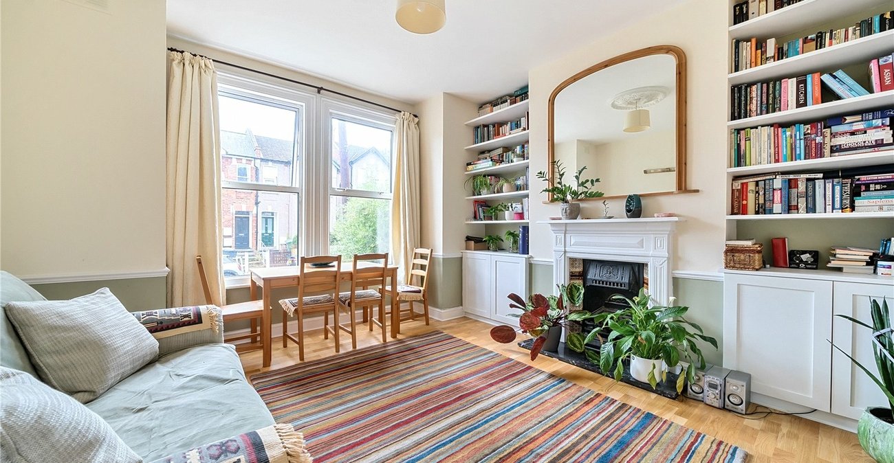 2 bedroom property for sale in London | Robinson Jackson