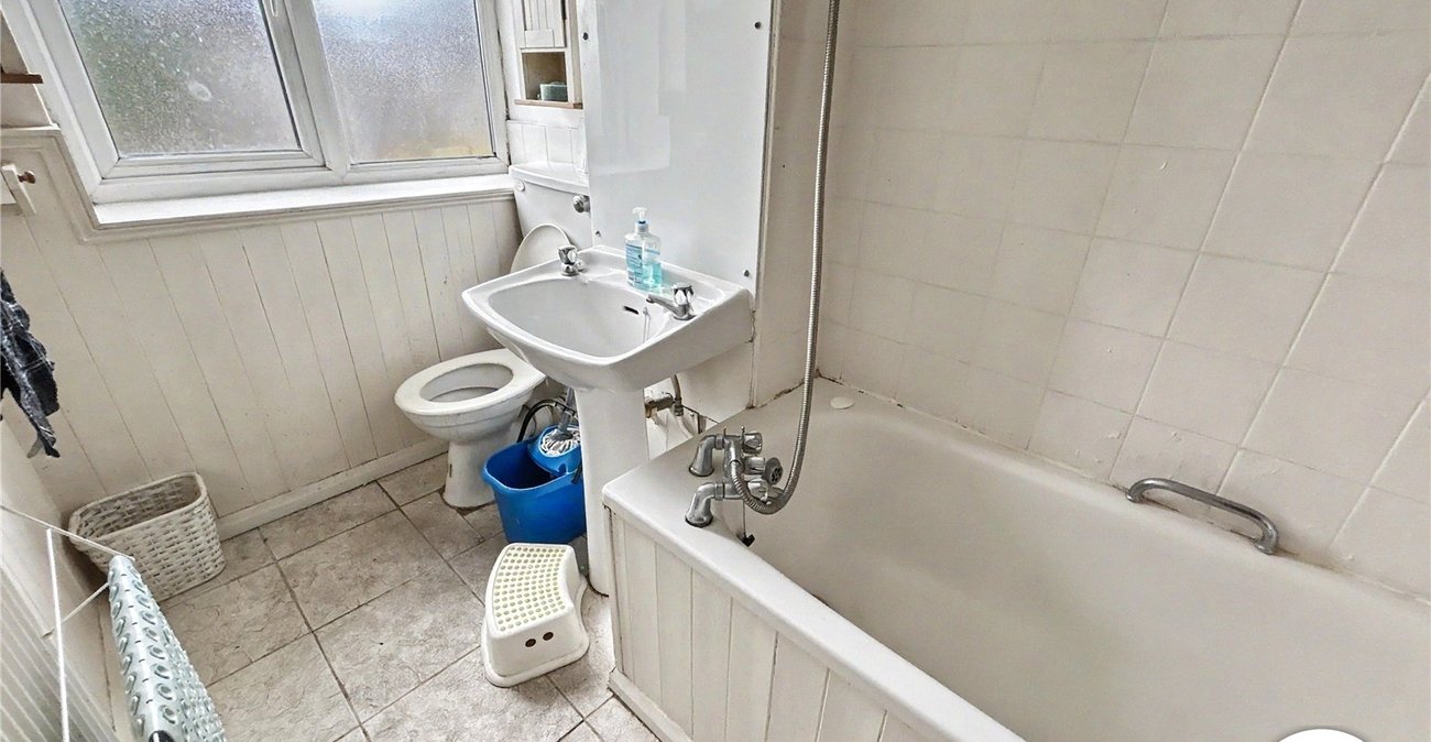 2 bedroom property for sale in Sidcup | Robinson Jackson