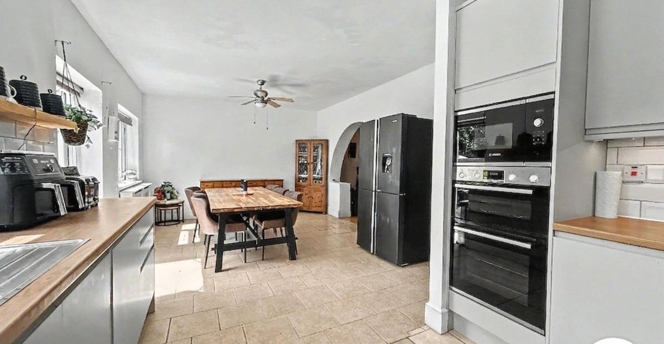 3 bedroom bungalow for sale in Sidcup | Robinson Jackson