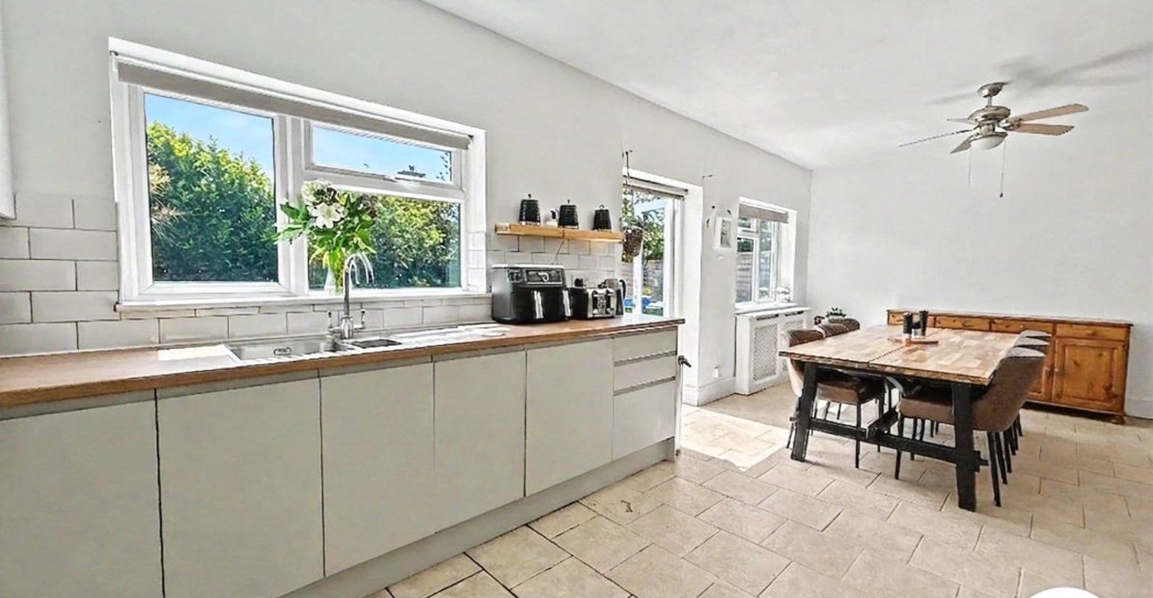3 bedroom bungalow for sale in Sidcup | Robinson Jackson