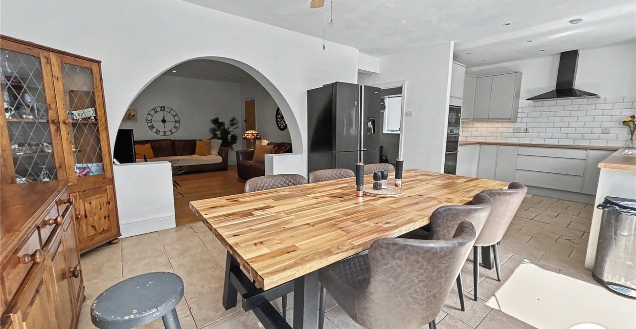 3 bedroom bungalow for sale in Sidcup | Robinson Jackson