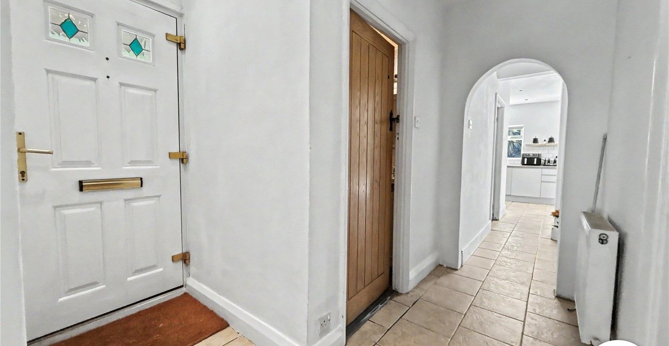 3 bedroom bungalow for sale in Sidcup | Robinson Jackson