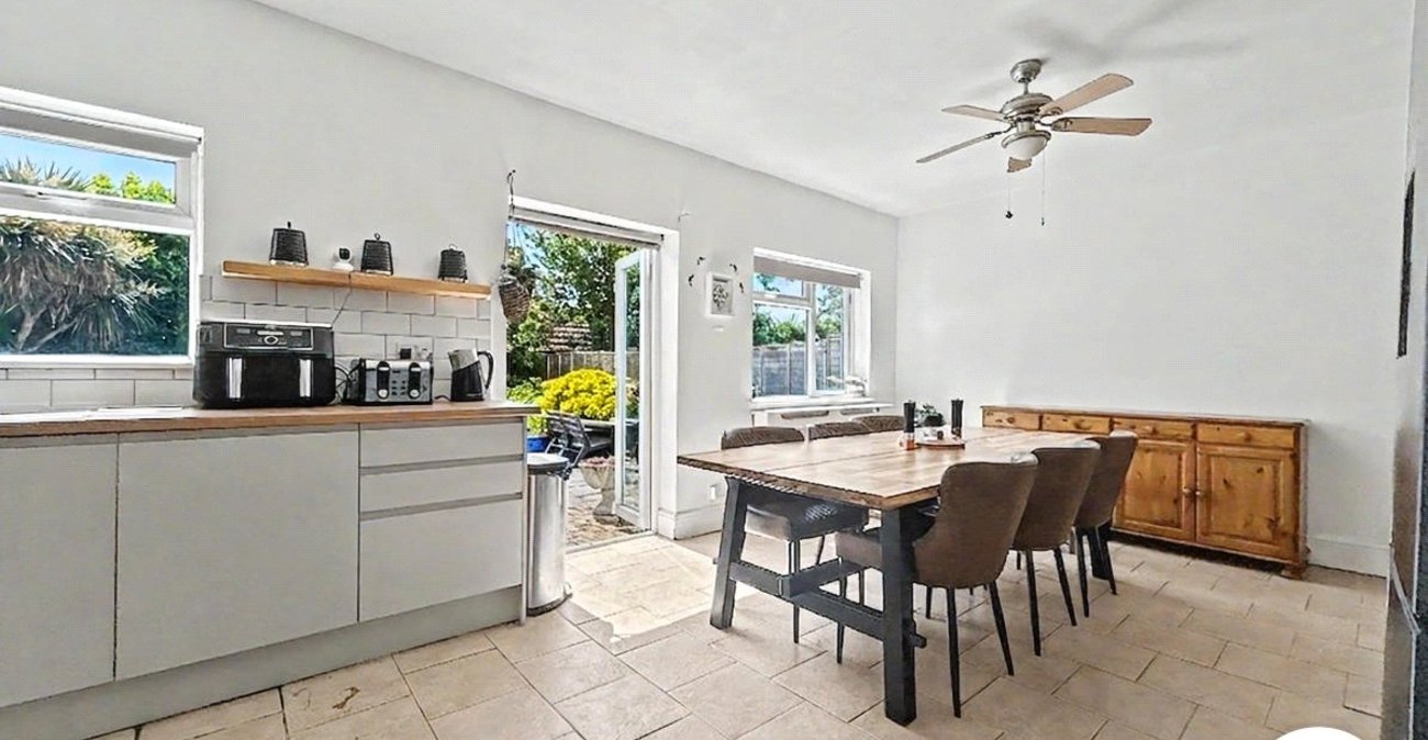 3 bedroom bungalow for sale in Sidcup | Robinson Jackson