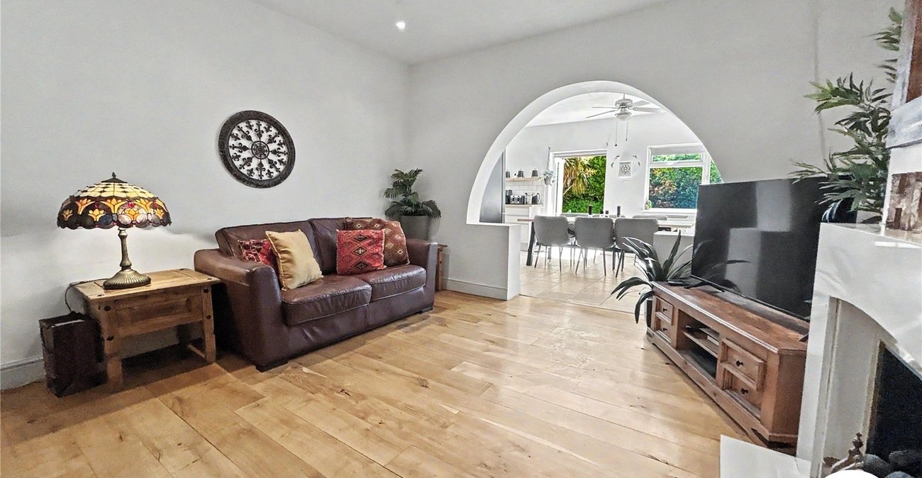 3 bedroom bungalow for sale in Sidcup | Robinson Jackson
