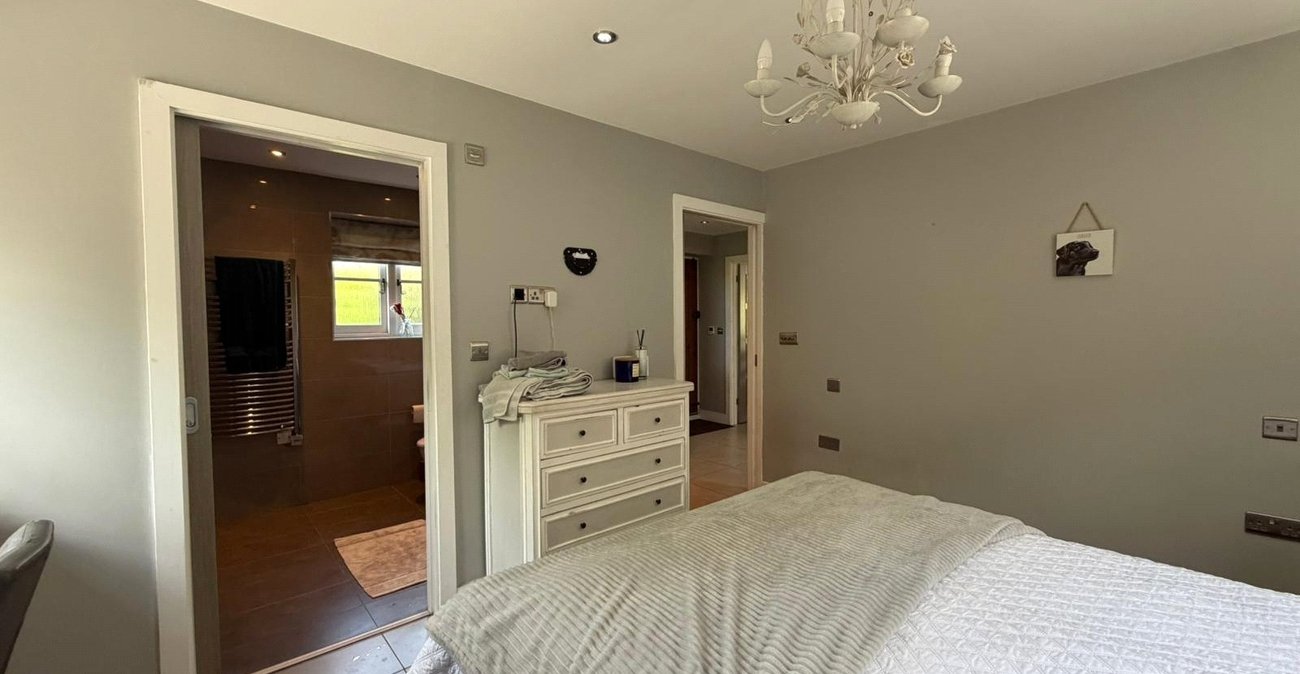 3 bedroom house for sale in Shorne | Robinson Michael & Jackson