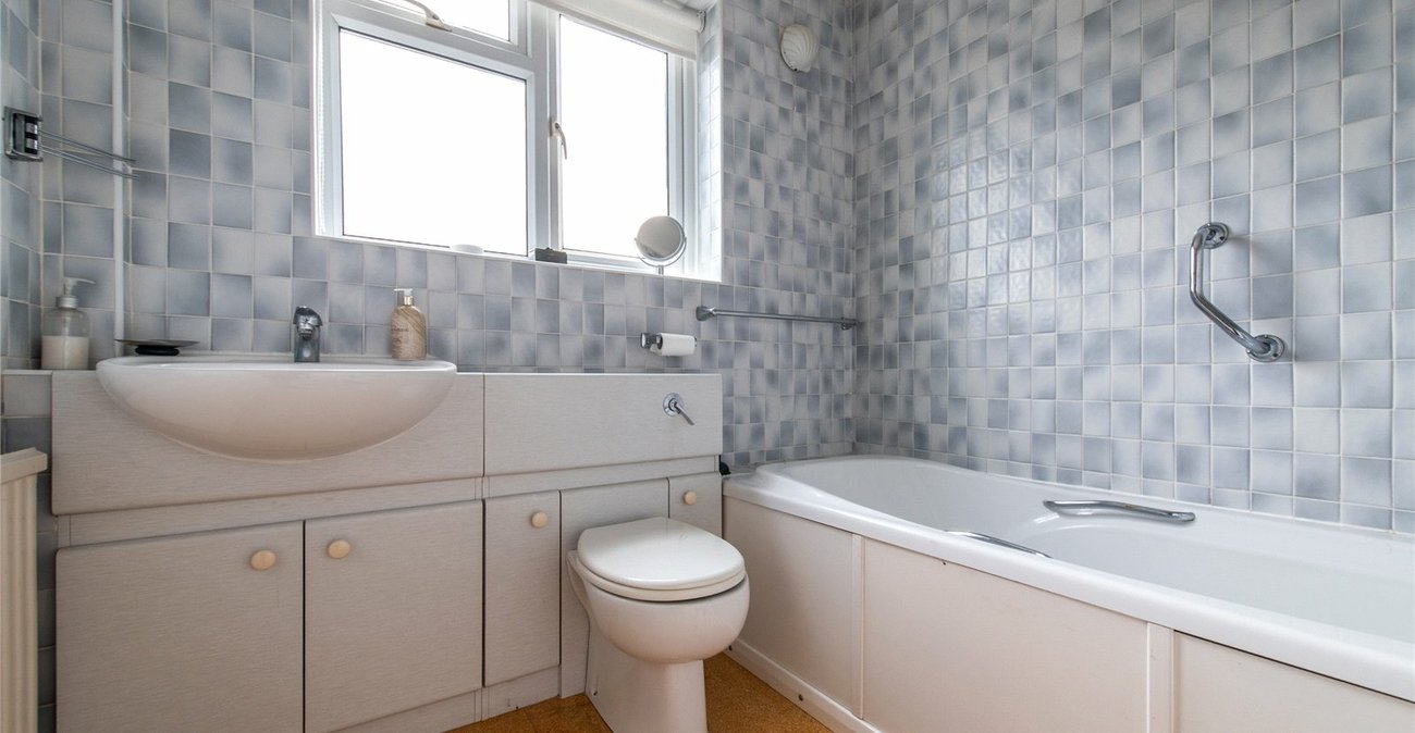 3 bedroom house for sale in Shorne | Robinson Michael & Jackson