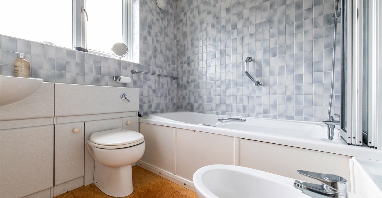 3 bedroom house for sale in Shorne | Robinson Michael & Jackson