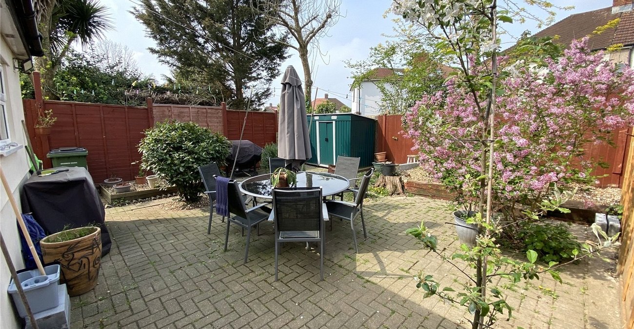 2 bedroom house for sale in Sidcup | Robinson Jackson