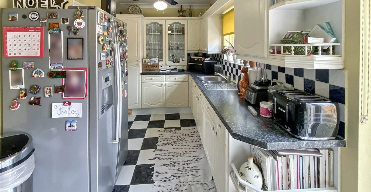 2 bedroom house for sale in Sidcup | Robinson Jackson