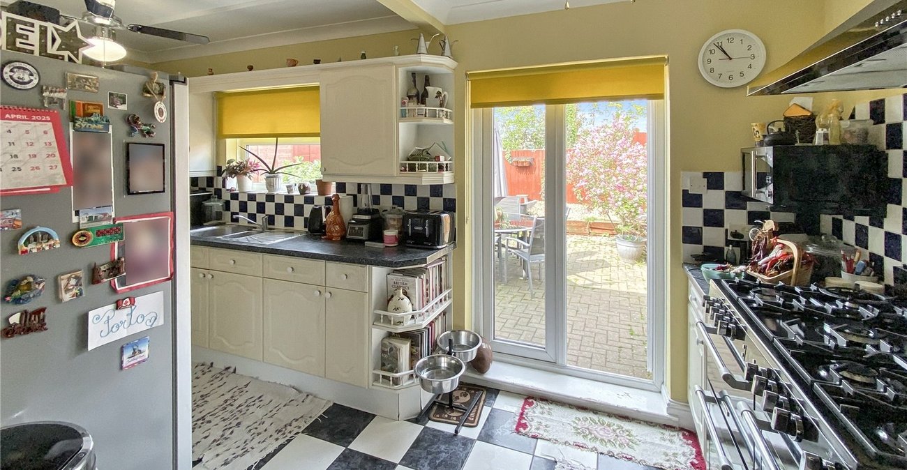 2 bedroom house for sale in Sidcup | Robinson Jackson