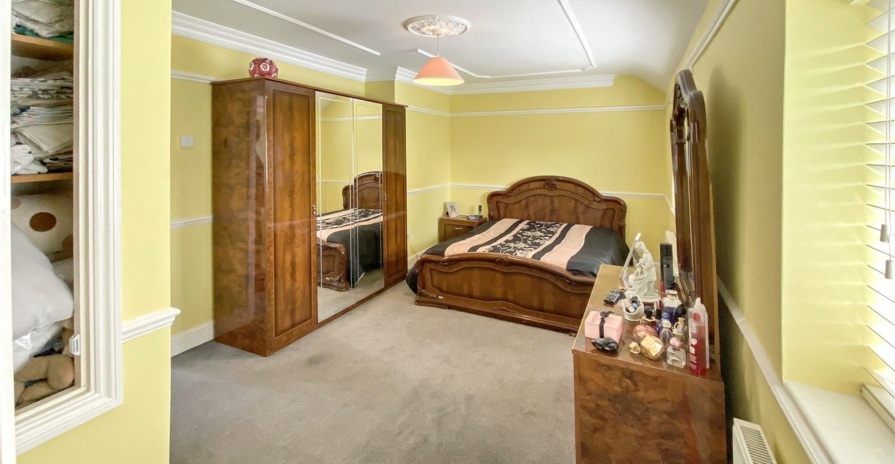 2 bedroom house for sale in Sidcup | Robinson Jackson