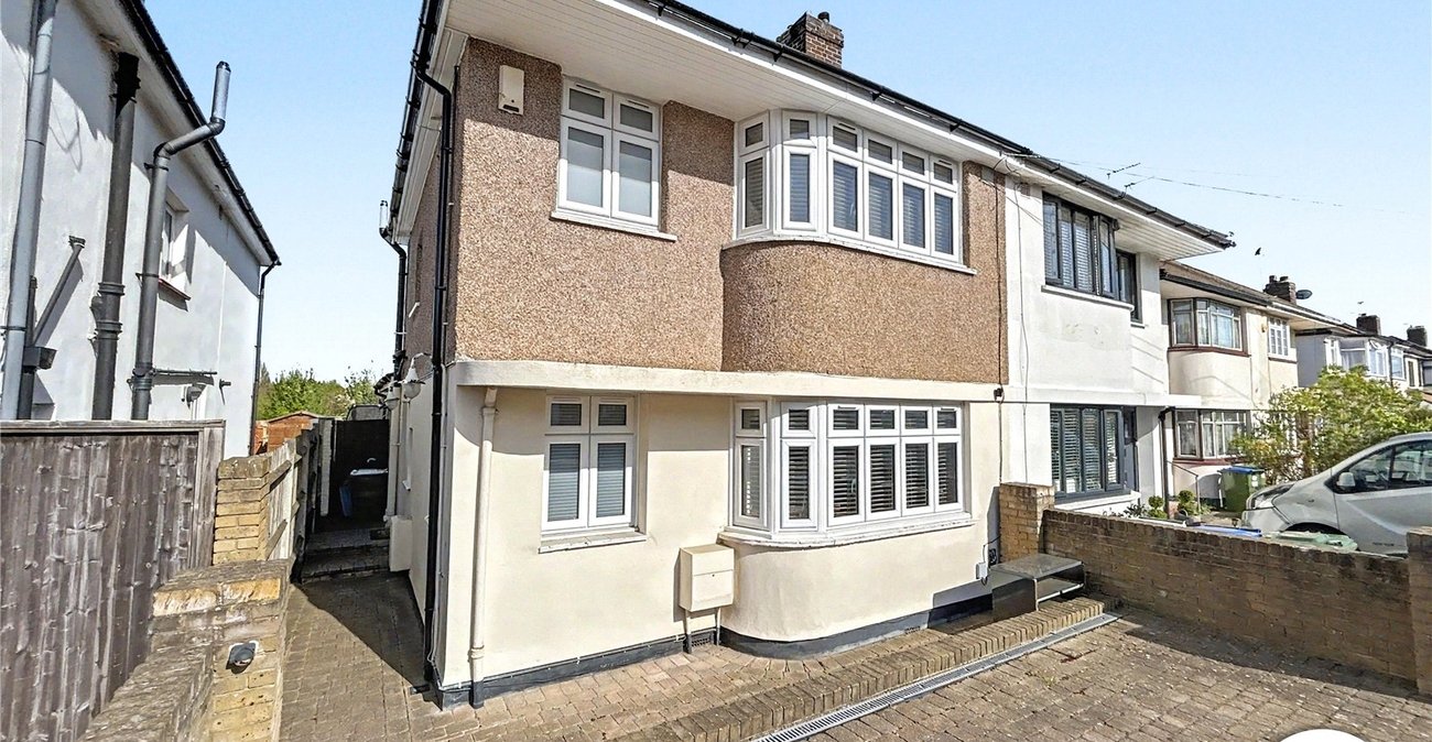 3 bedroom house for sale in South Welling | Robinson Jackson