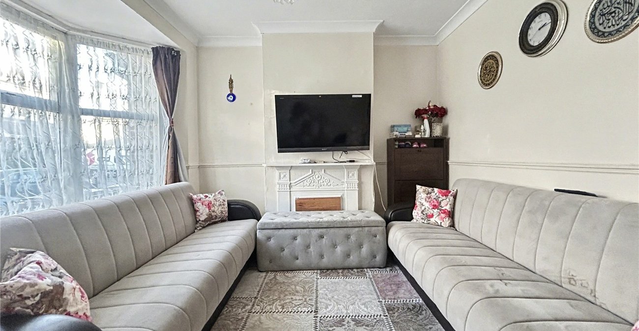 2 bedroom house for sale in Gillingham | Robinson Michael & Jackson