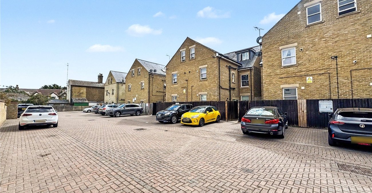 1 bedroom property for sale in Gillingham | Robinson Michael & Jackson