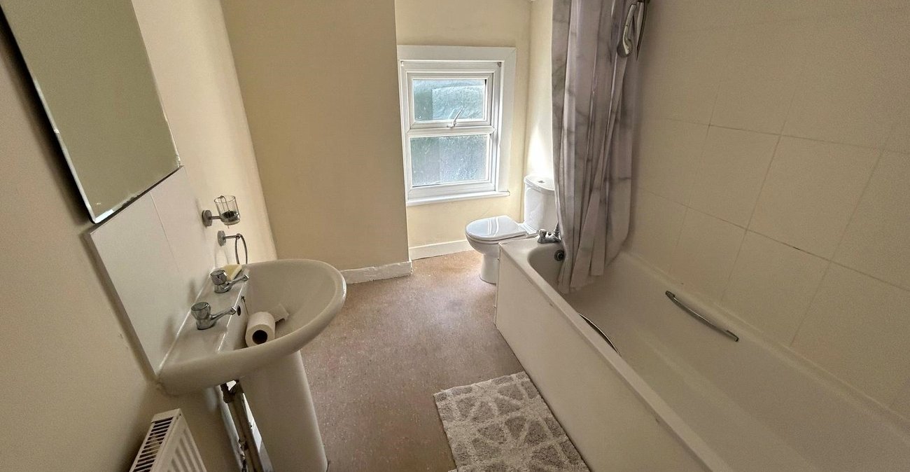 2 bedroom house for sale in Northfleet | Robinson Michael & Jackson