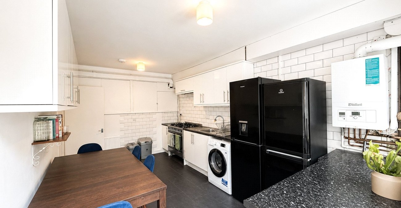 5 bedroom property for sale in London | Robinson Jackson