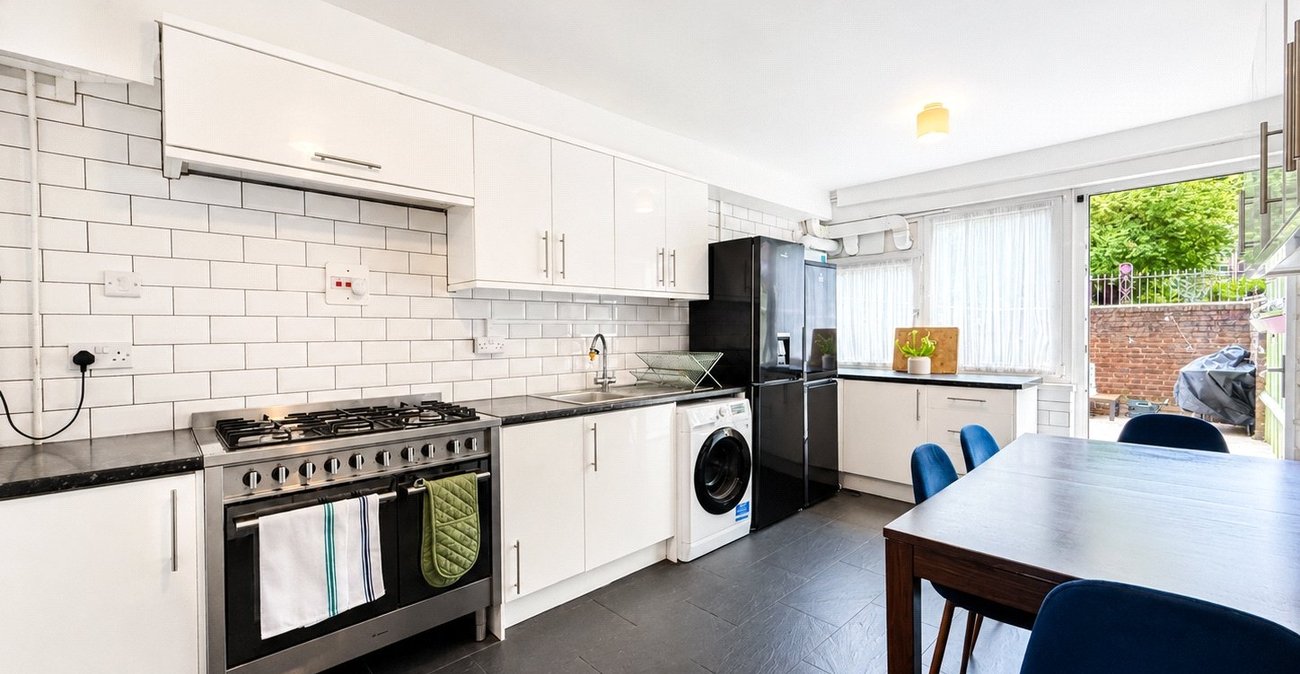 5 bedroom property for sale in London | Robinson Jackson