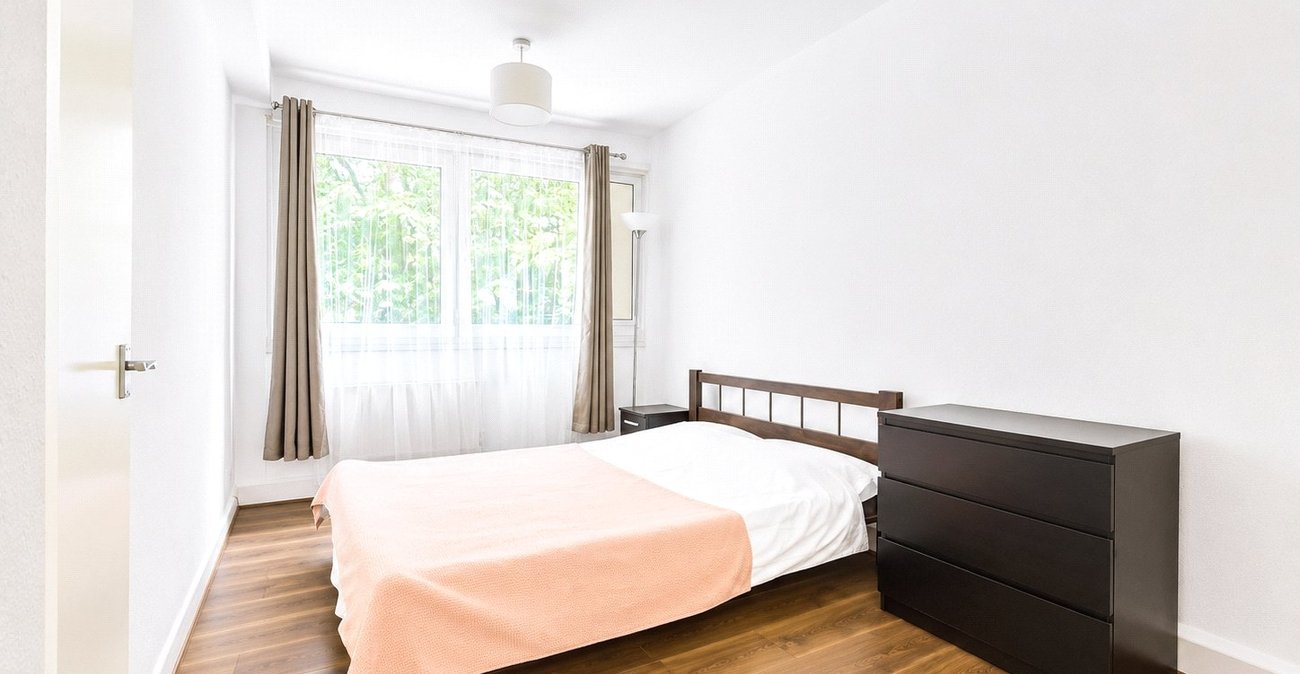 5 bedroom property for sale in London | Robinson Jackson