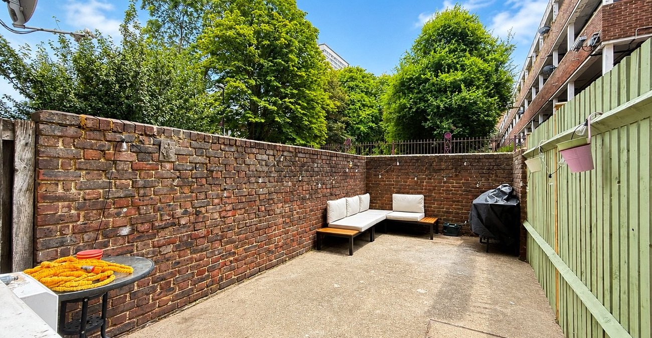 5 bedroom property for sale in London | Robinson Jackson