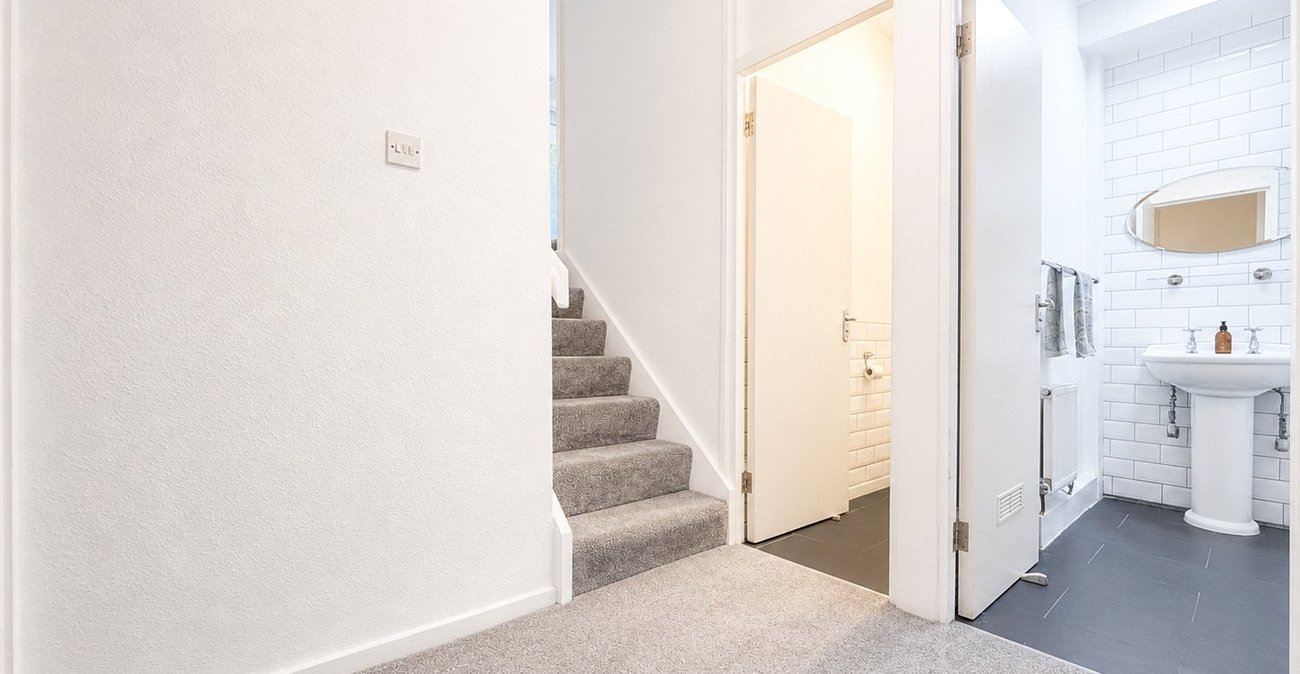 5 bedroom property for sale in London | Robinson Jackson