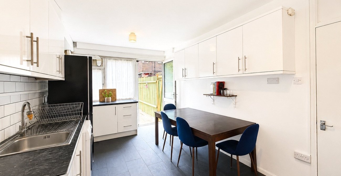 5 bedroom property for sale in London | Robinson Jackson