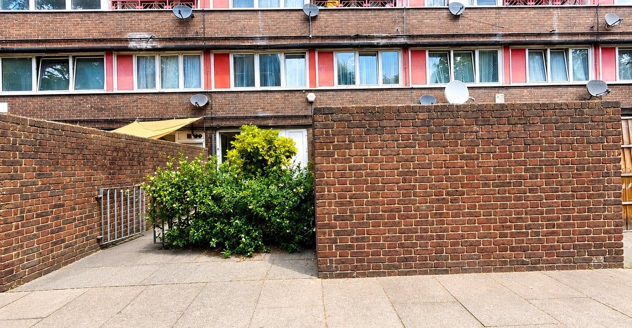 5 bedroom property for sale in London | Robinson Jackson