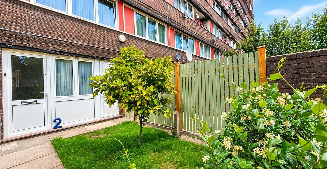 5 bedroom property for sale in London | Robinson Jackson