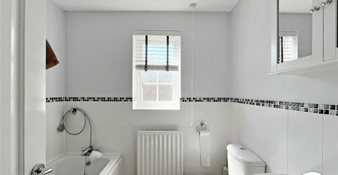 6 bedroom house for sale in Sittingbourne | Robinson Michael & Jackson