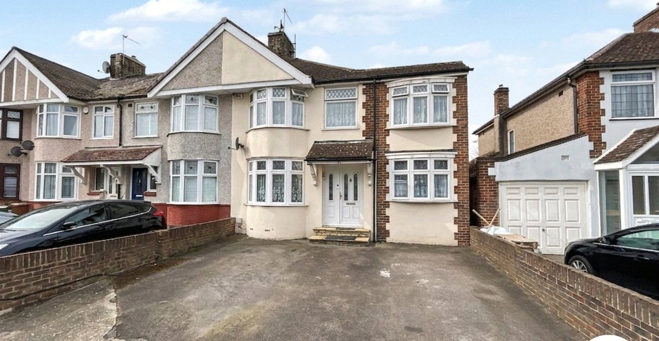 4 bedroom house for sale in Sidcup | Robinson Jackson