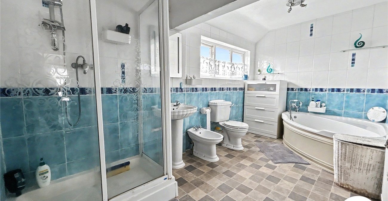 4 bedroom house for sale in Sidcup | Robinson Jackson