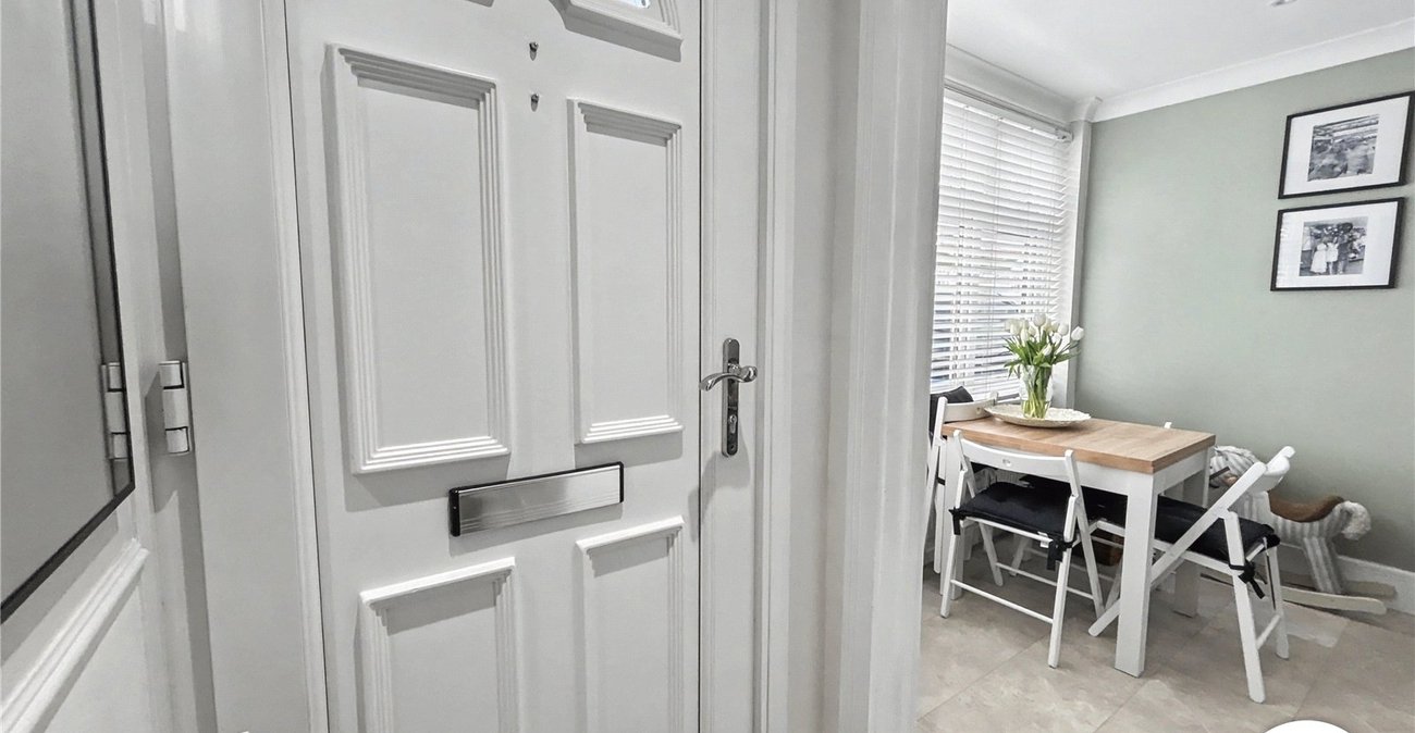 2 bedroom house for sale in Sidcup | Robinson Jackson