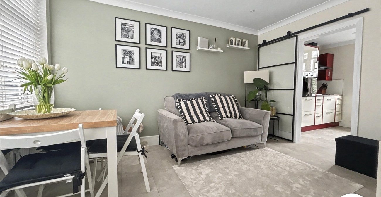 2 bedroom house for sale in Sidcup | Robinson Jackson