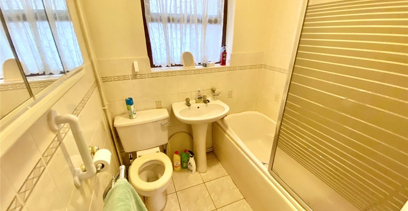 3 bedroom house for sale in Sidcup | Robinson Jackson