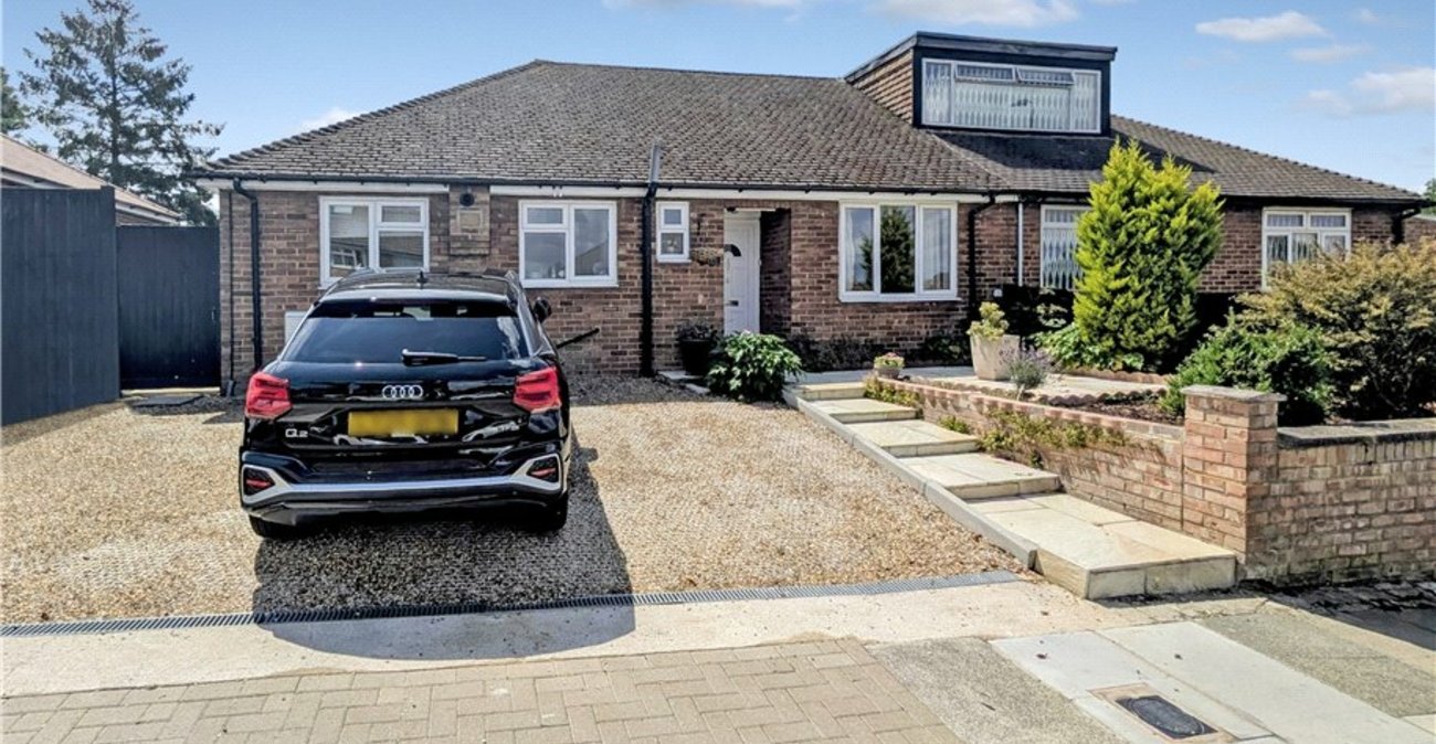 2 bedroom bungalow for sale in Orpington | Robinson Jackson