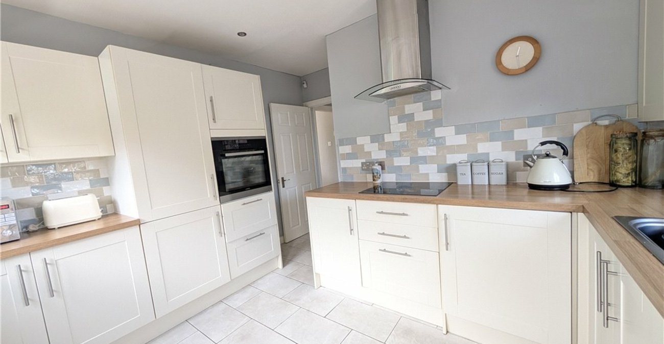 2 bedroom bungalow for sale in Orpington | Robinson Jackson