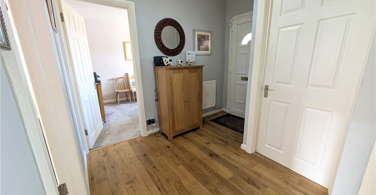 2 bedroom bungalow for sale in Orpington | Robinson Jackson