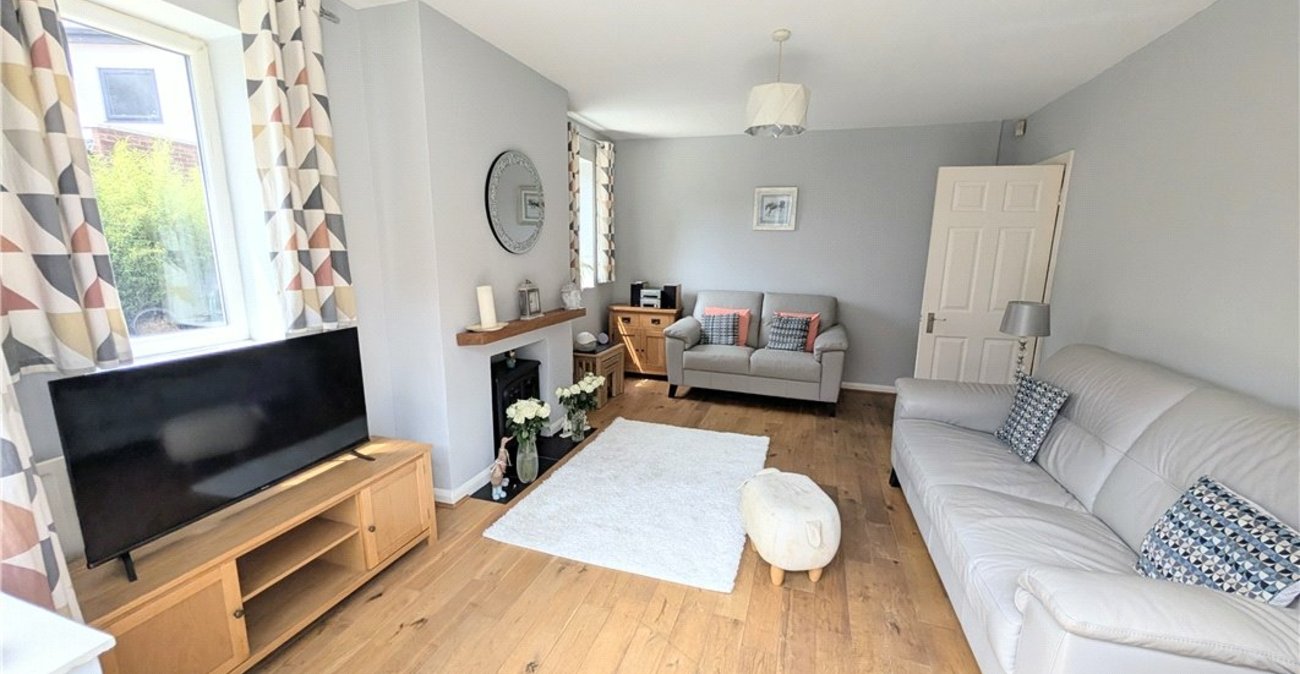 2 bedroom bungalow for sale in Orpington | Robinson Jackson