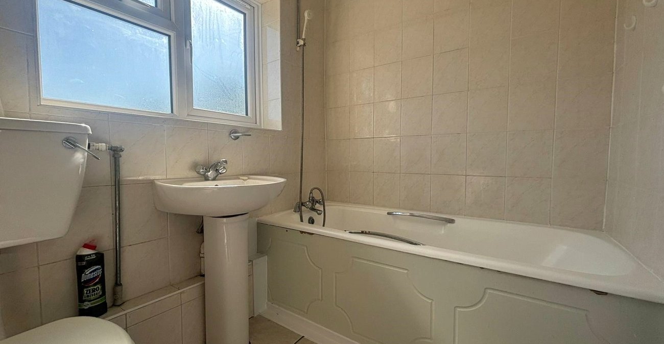 3 bedroom house for sale in Northfleet | Robinson Michael & Jackson