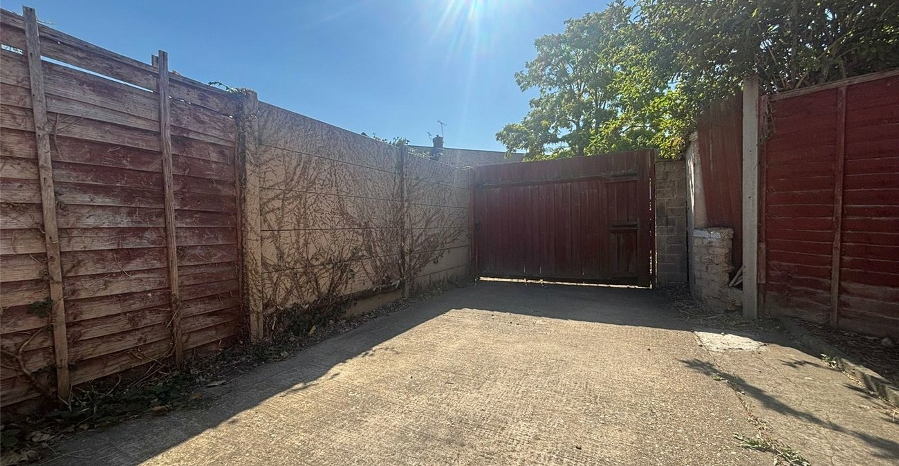 3 bedroom house for sale in Northfleet | Robinson Michael & Jackson