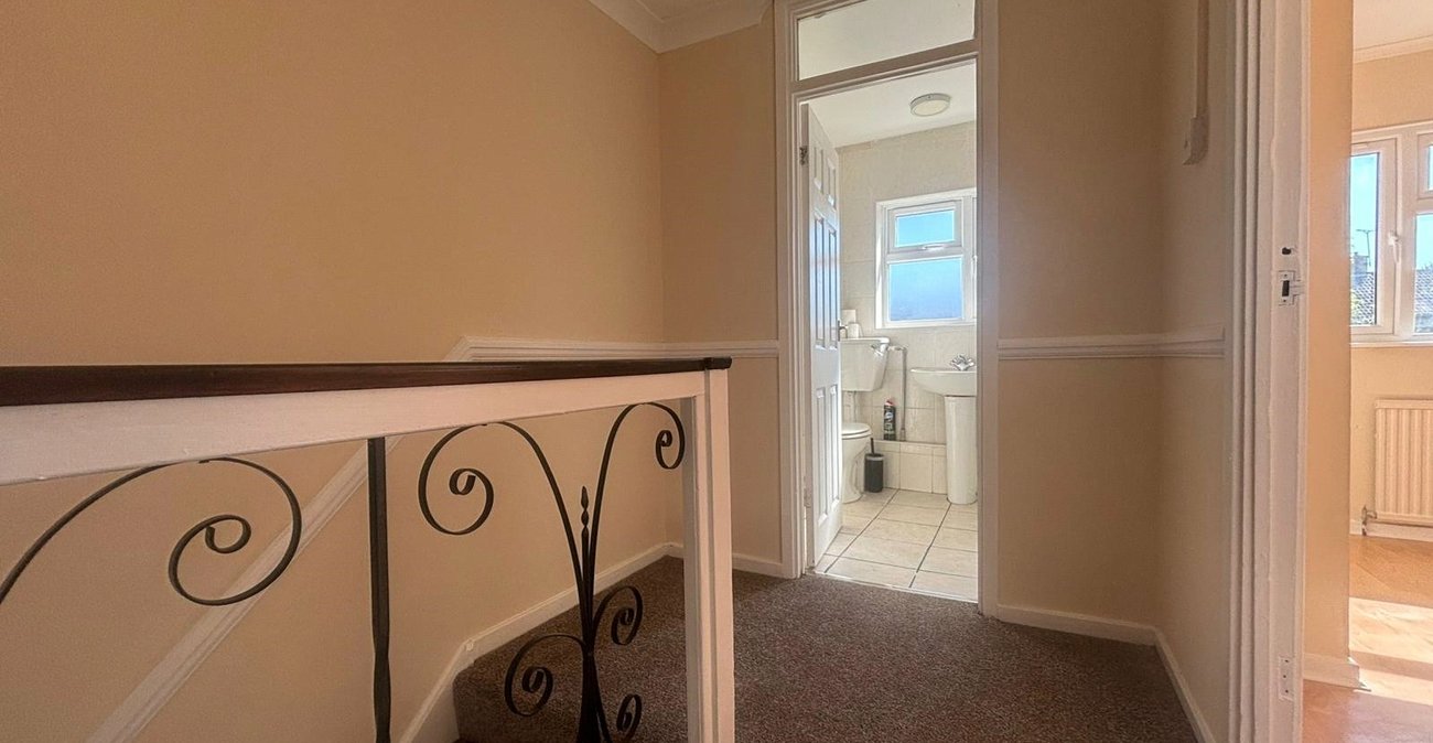 3 bedroom house for sale in Northfleet | Robinson Michael & Jackson