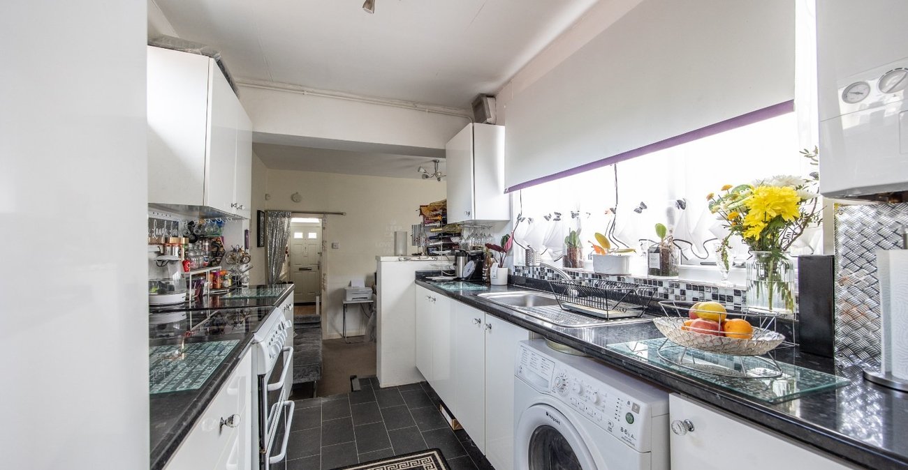 2 bedroom house for sale in Gravesend | Robinson Michael & Jackson