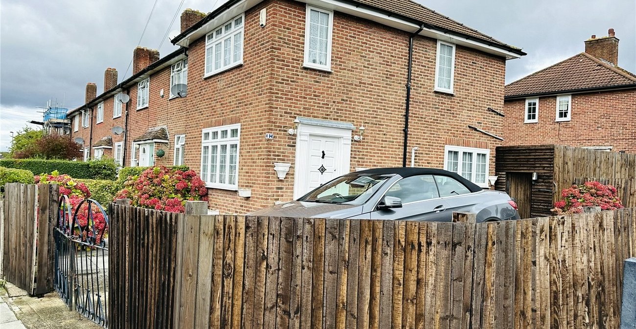 2 bedroom house for sale in Bromley | Robinson Jackson