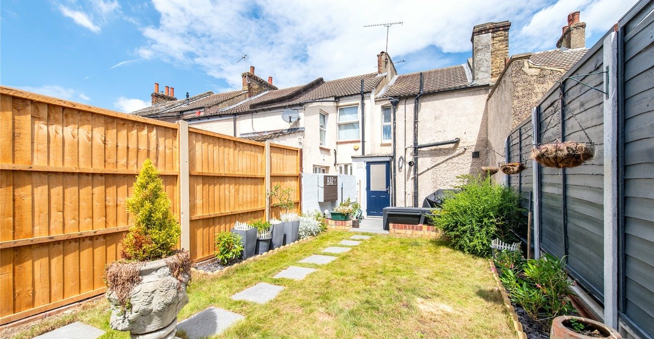 2 bedroom house for sale in Gravesend | Robinson Michael & Jackson