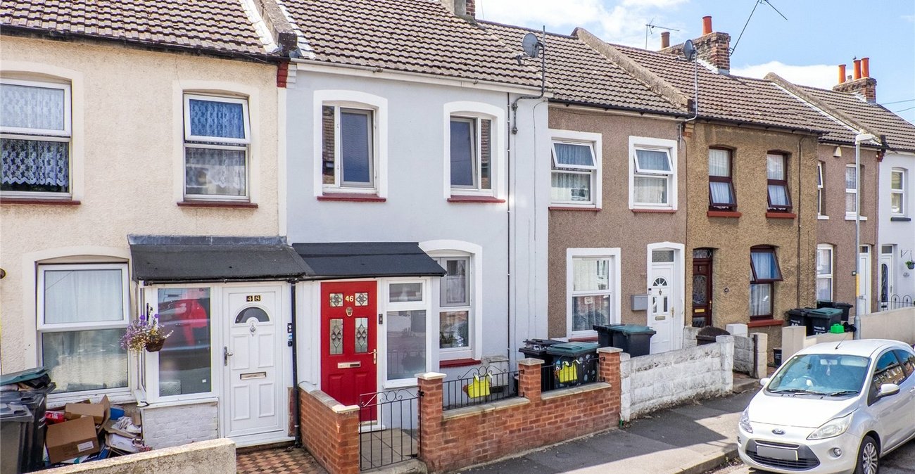 2 bedroom house for sale in Gravesend | Robinson Michael & Jackson