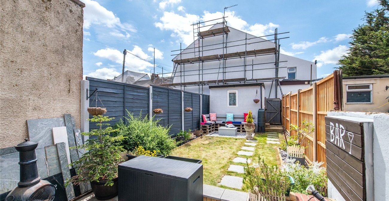 2 bedroom house for sale in Gravesend | Robinson Michael & Jackson