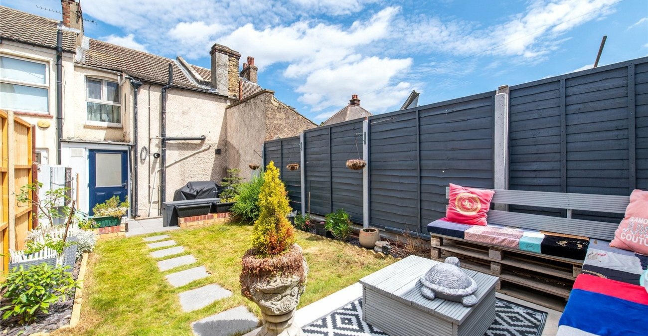 2 bedroom house for sale in Gravesend | Robinson Michael & Jackson