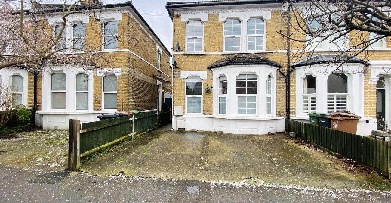 3 bedroom property for sale in Catford | Robinson Jackson