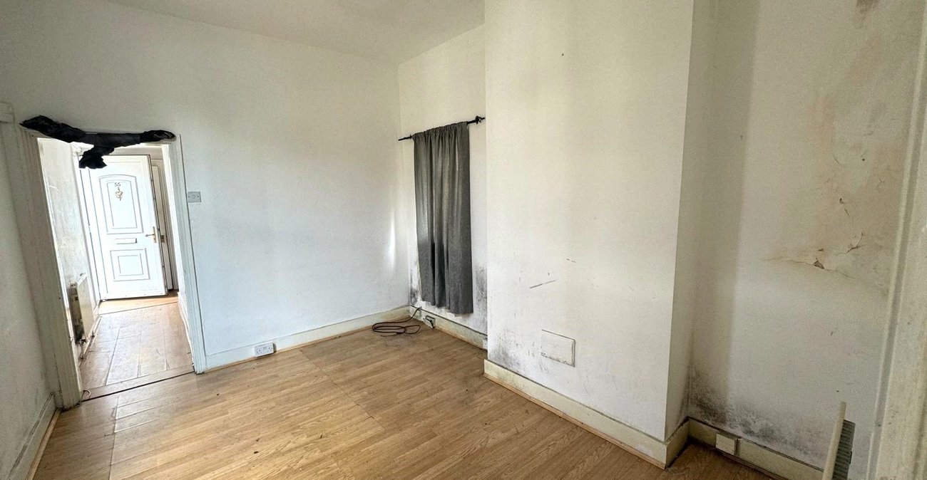 2 bedroom property for sale in London | Robinson Jackson